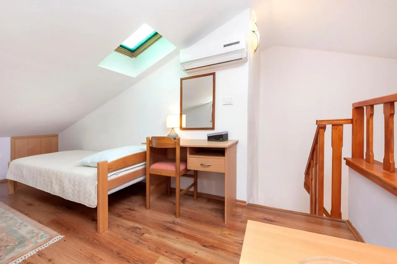 Apartments Adria Rovinj 0*,