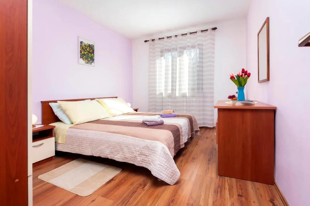 Apartments Adria Rovinj 0*,